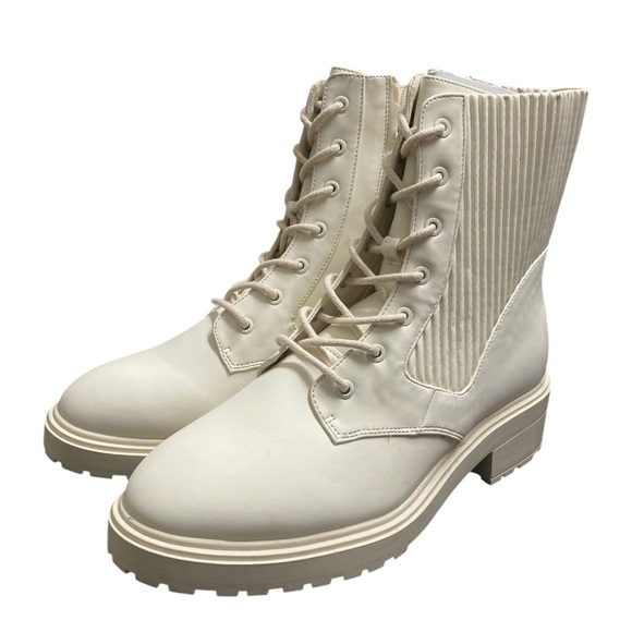 Amazon Essentials Women's Rubberized Combat Boot with
Chunky Outsole Size 11 - Picture 8 of 8